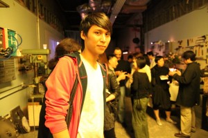 九月最後一個週末，徐瑞憲Openstudio Party+賴麗惠 Farewell Party，瑞憲哥哥很忙(我後方)在跟來賓講話。